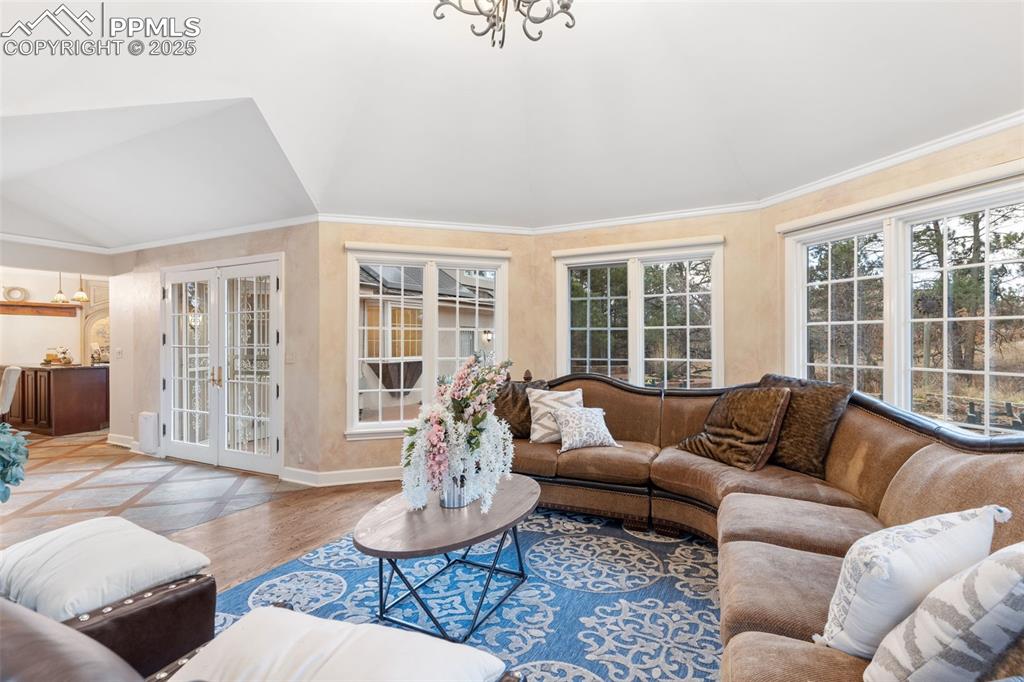 Image 16 of 49: Living Room