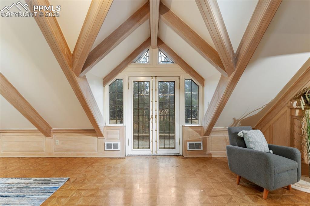 Image 25 of 49: Bonus Room