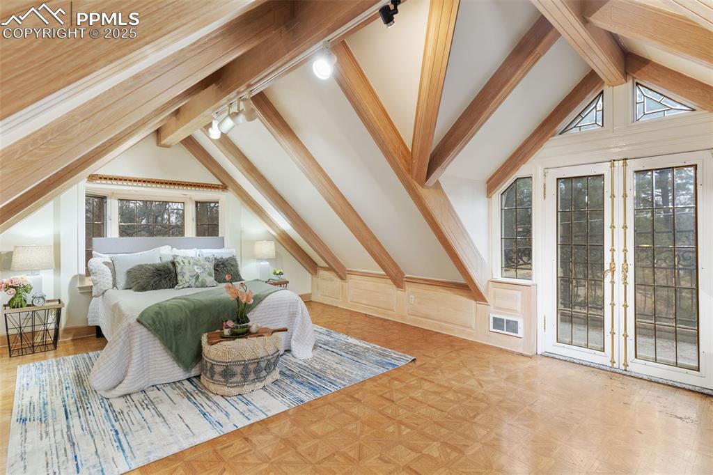 Image 29 of 49: Bedroom