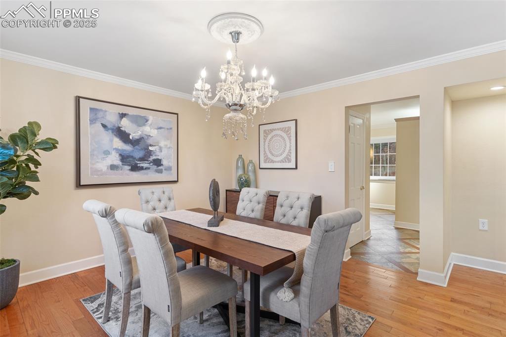 Image 8 of 49: Dining Area