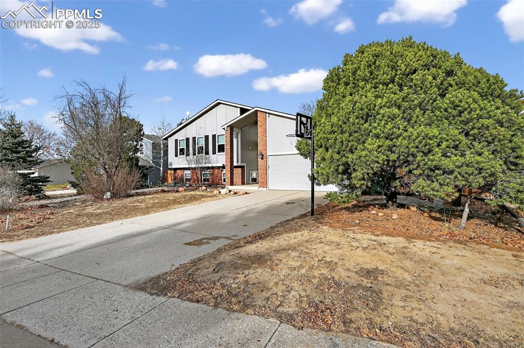 Image 2 of 33: Front of Structure