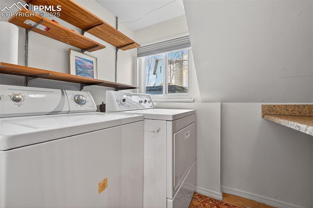 Image 26 of 33: Laundry