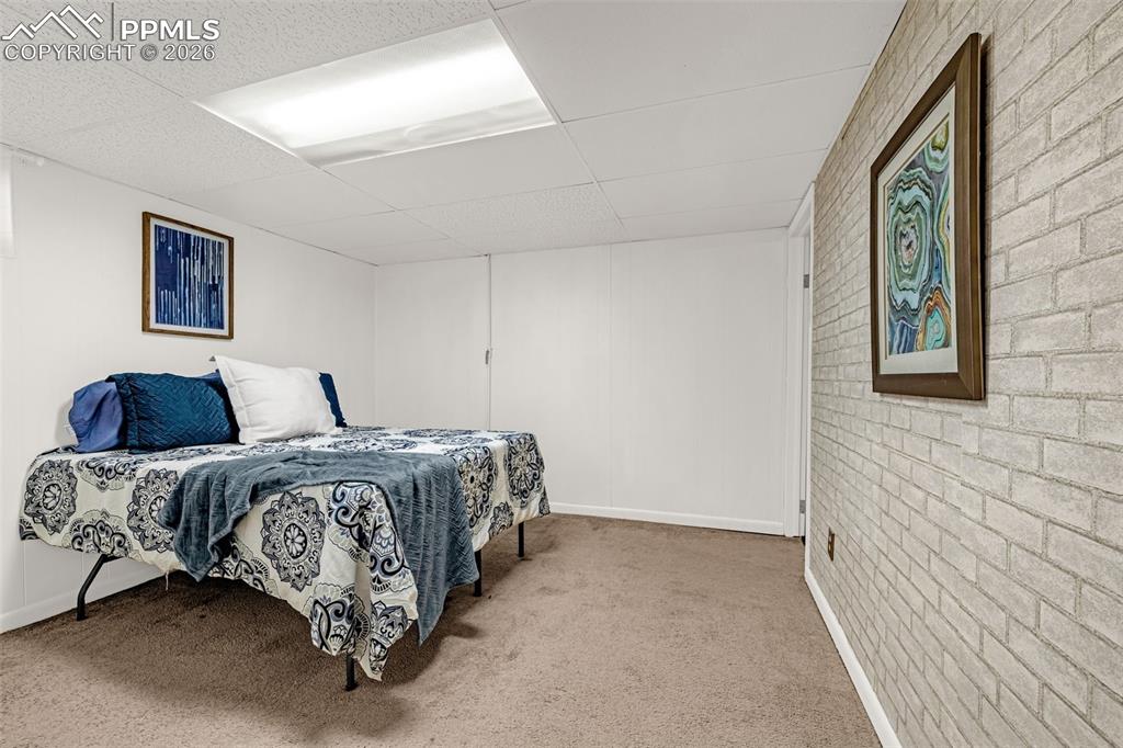 Image 26 of 44: Bedroom