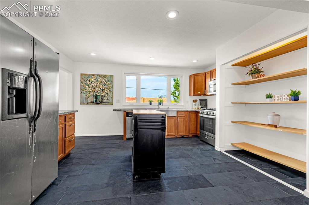 Image 9 of 44: Kitchen