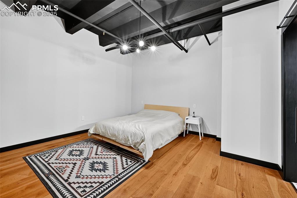 Image 4 of 23: Bedroom