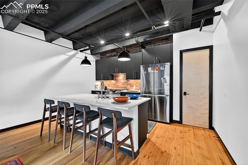 Image 7 of 23: Kitchen