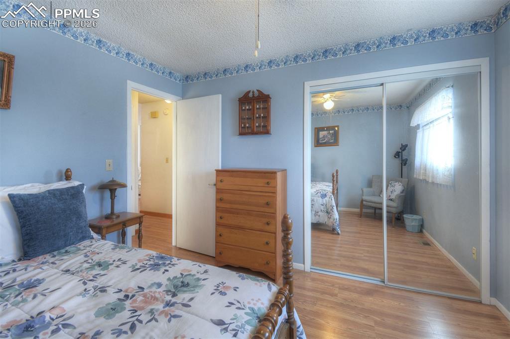 Image 12 of 25: Bedroom