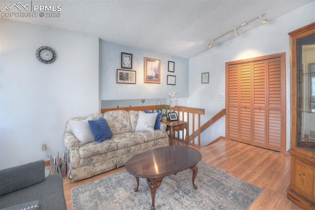 Image 5 of 25: Living Room