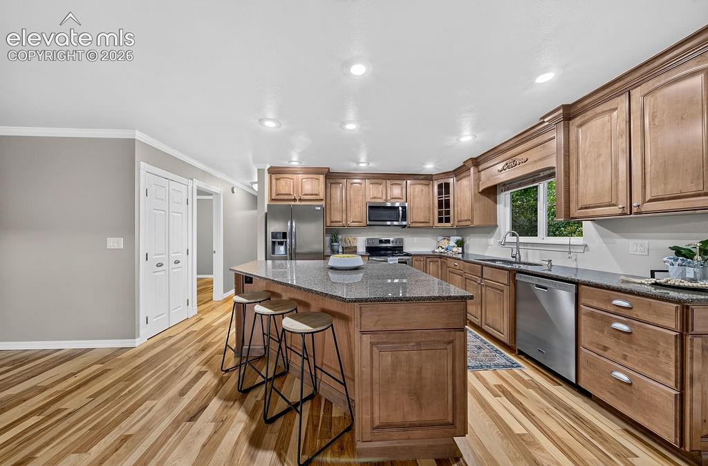 Image 18 of 47: Kitchen