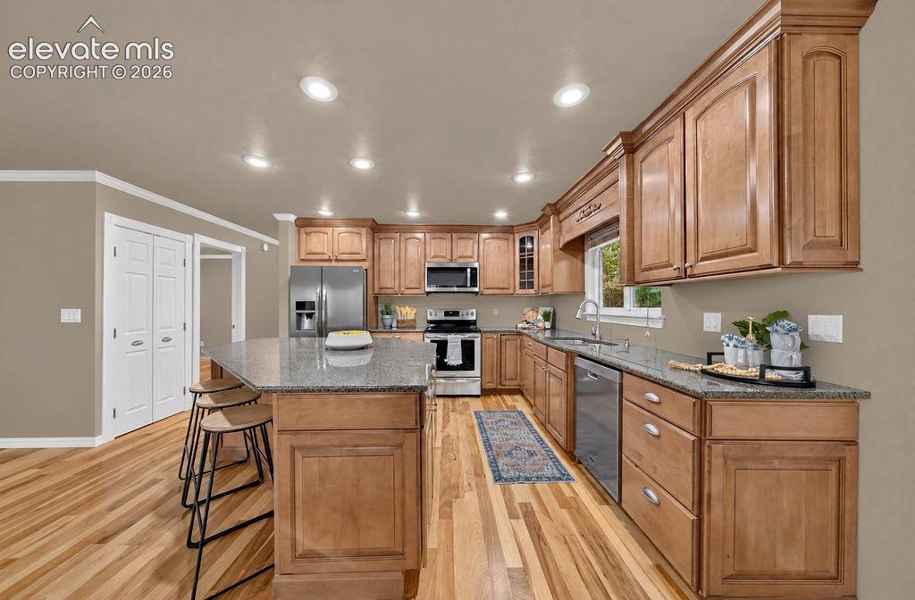 Image 20 of 47: Kitchen