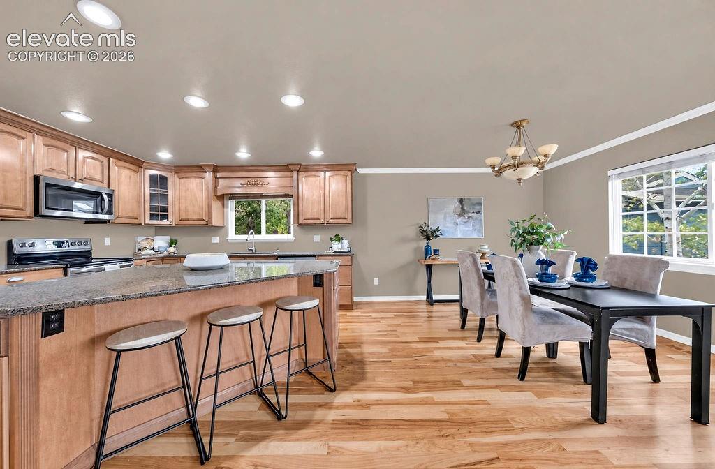 Image 9 of 47: Kitchen