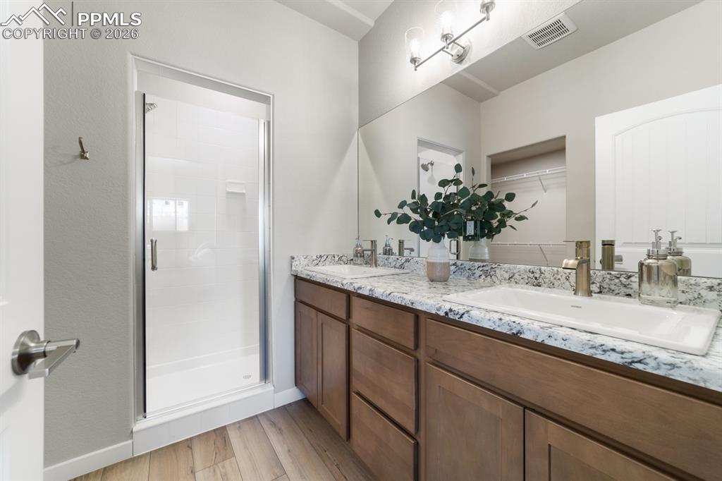 Image 5 of 16: Primary Ensuite
