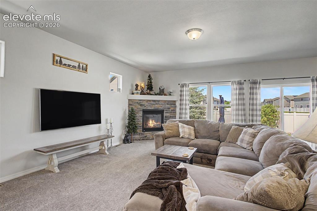 Image 11 of 21: Living Room