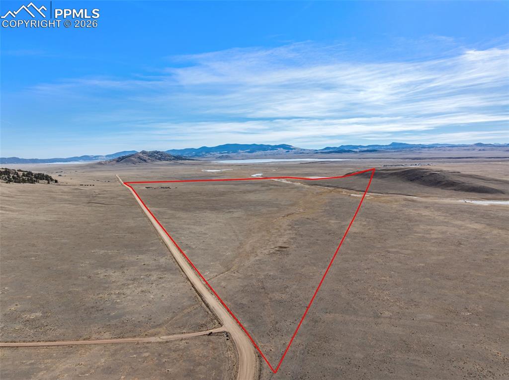 Image 17 of 31: Property Lines are Approximate and not a survey