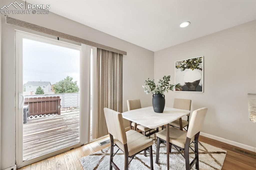 Image 11 of 26: Dining Area