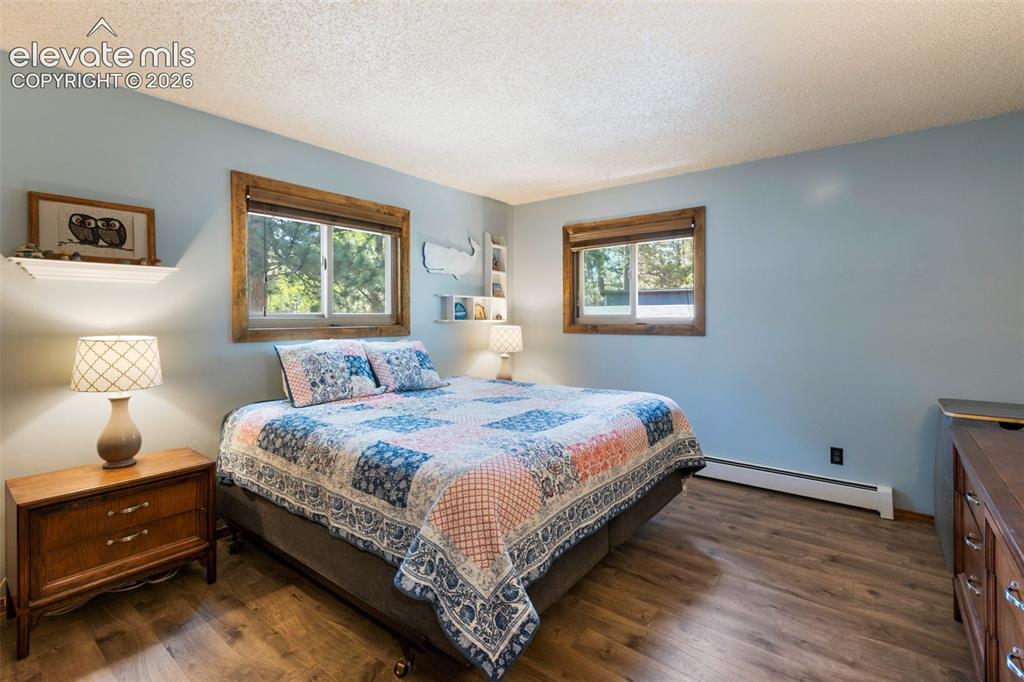 Image 18 of 43: Bedroom