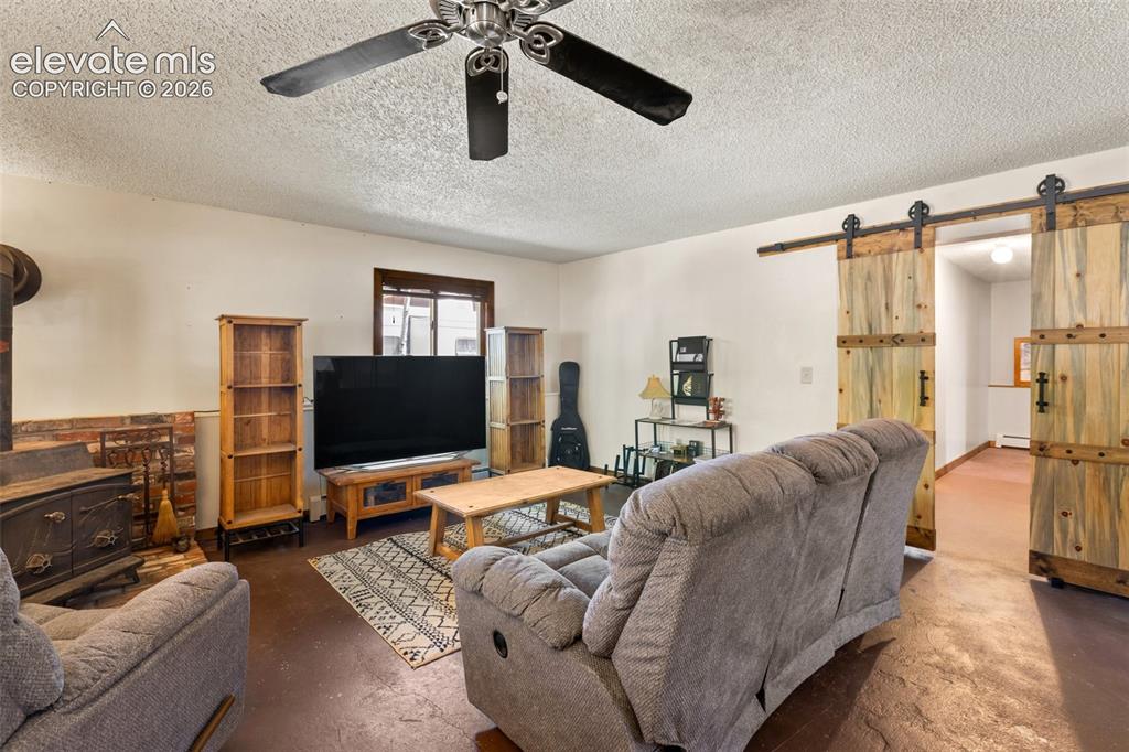 Image 26 of 43: Family Room