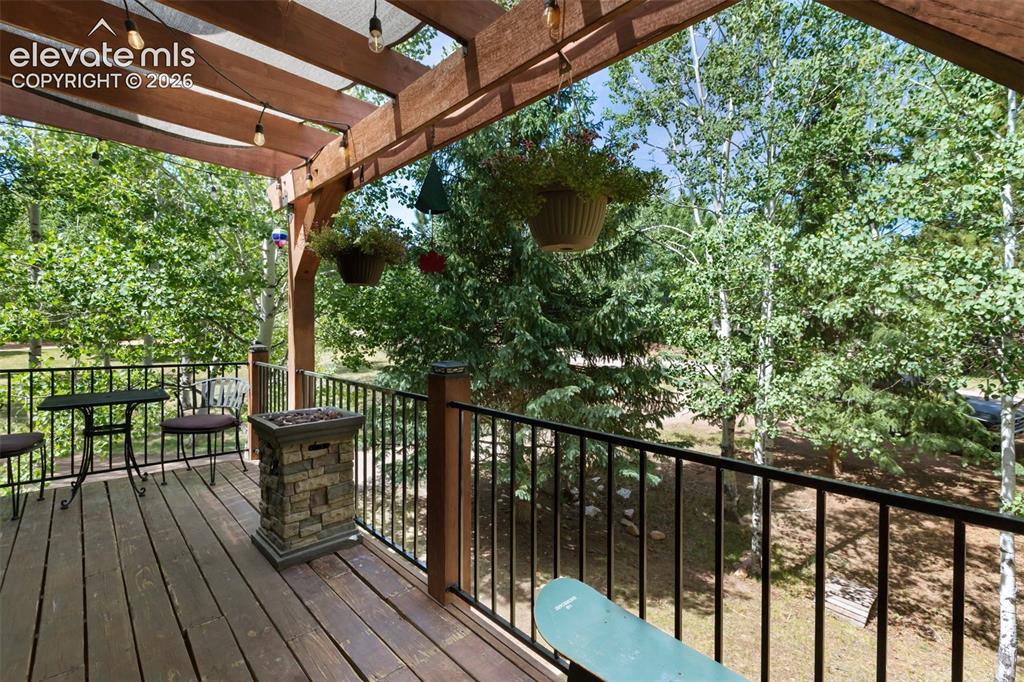 Image 4 of 43: Deck