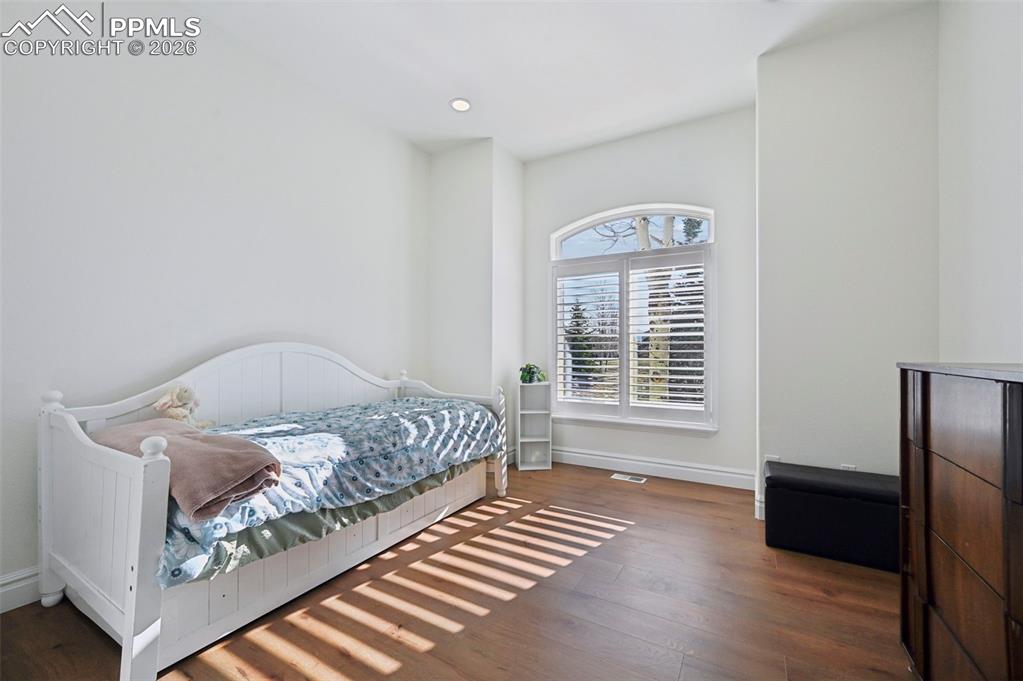 Image 21 of 50: Main level bedroom