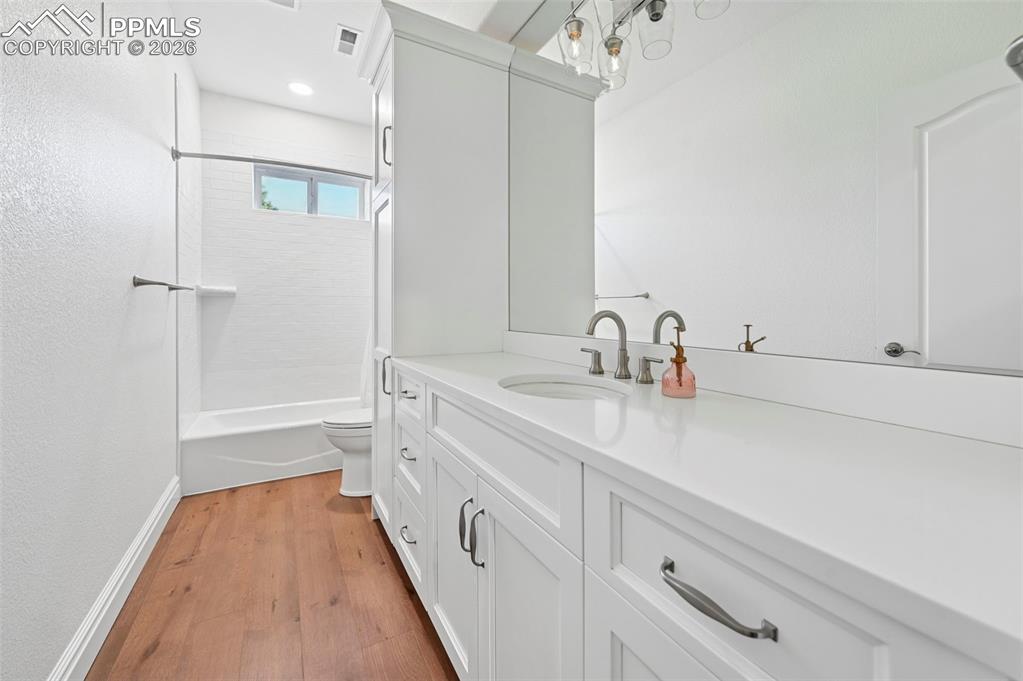 Image 40 of 50: Large basement full bath in between 2 large bedrooms