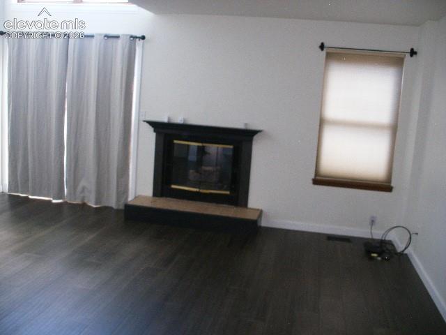 Image 16 of 46: Living Room