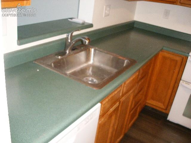 Image 18 of 46: Kitchen