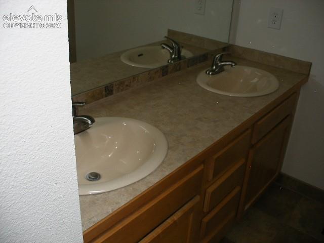 Image 30 of 46: Bathroom