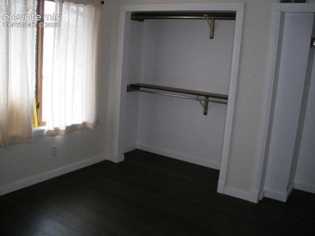 Image 34 of 46: Closet