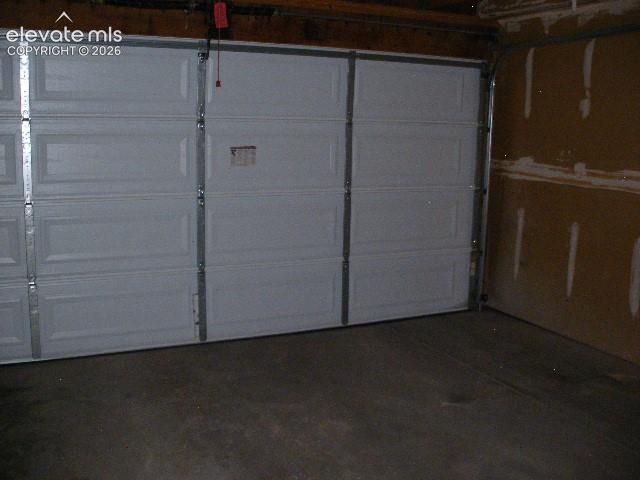 Image 38 of 46: Garage