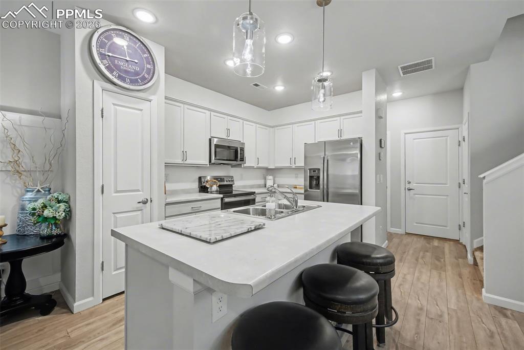 Image 12 of 29: Kitchen