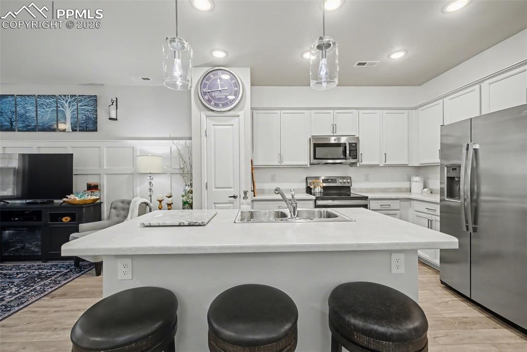 Image 13 of 29: Kitchen