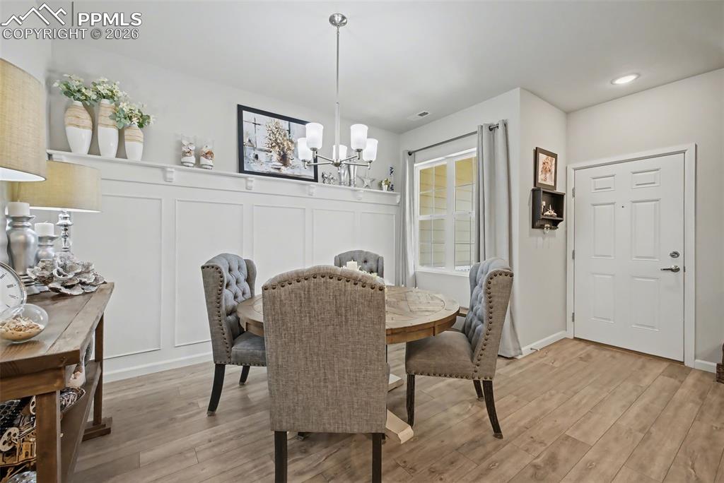 Image 15 of 29: Kitchen