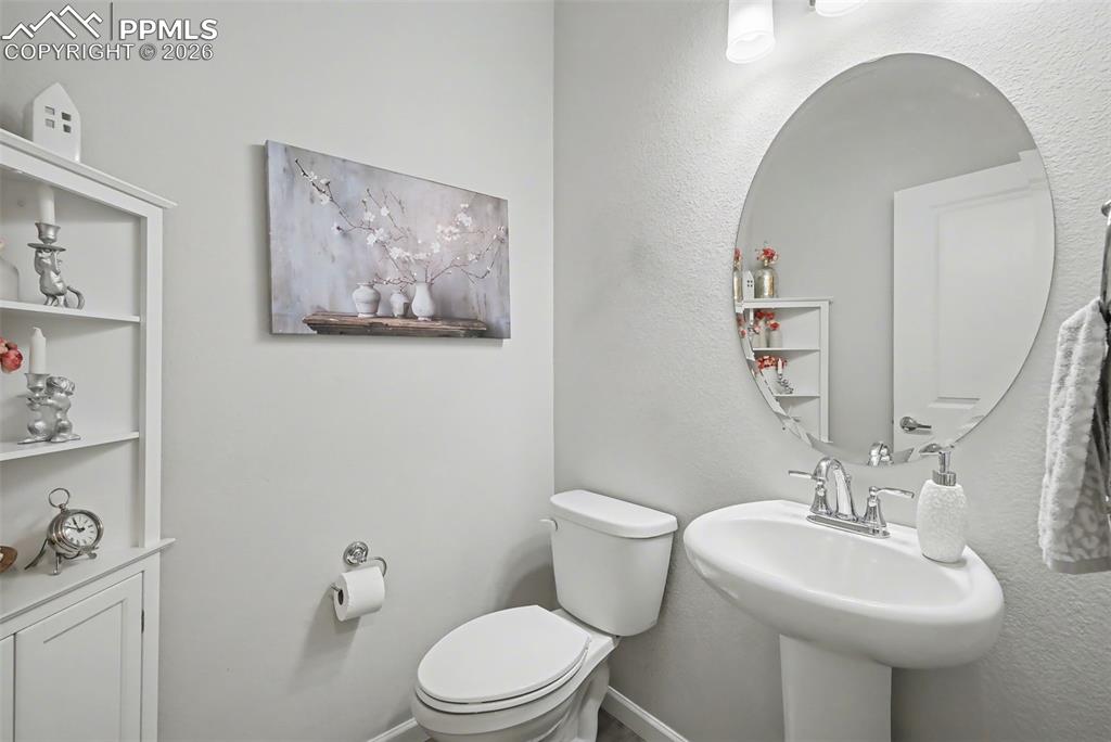 Image 19 of 29: Dining Area