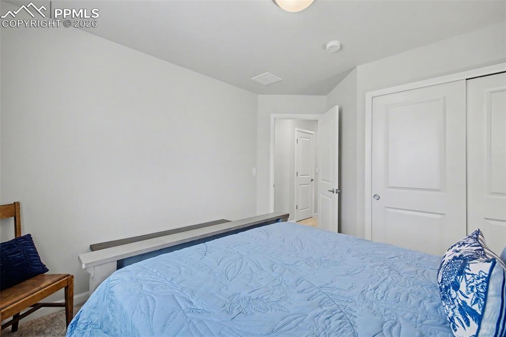 Image 23 of 29: Bedroom