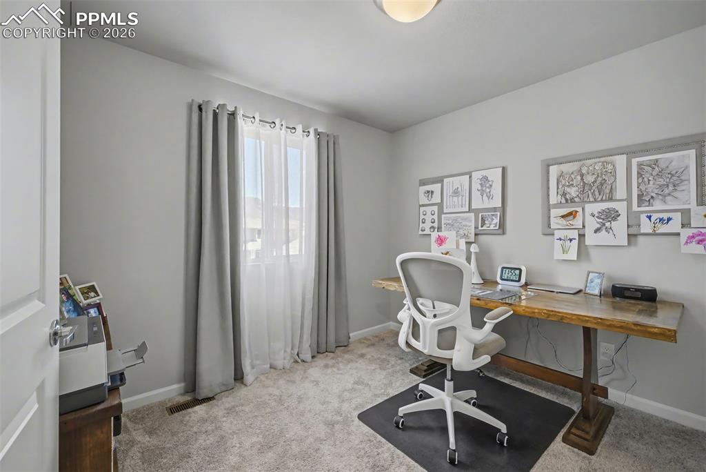 Image 24 of 29: Bedroom