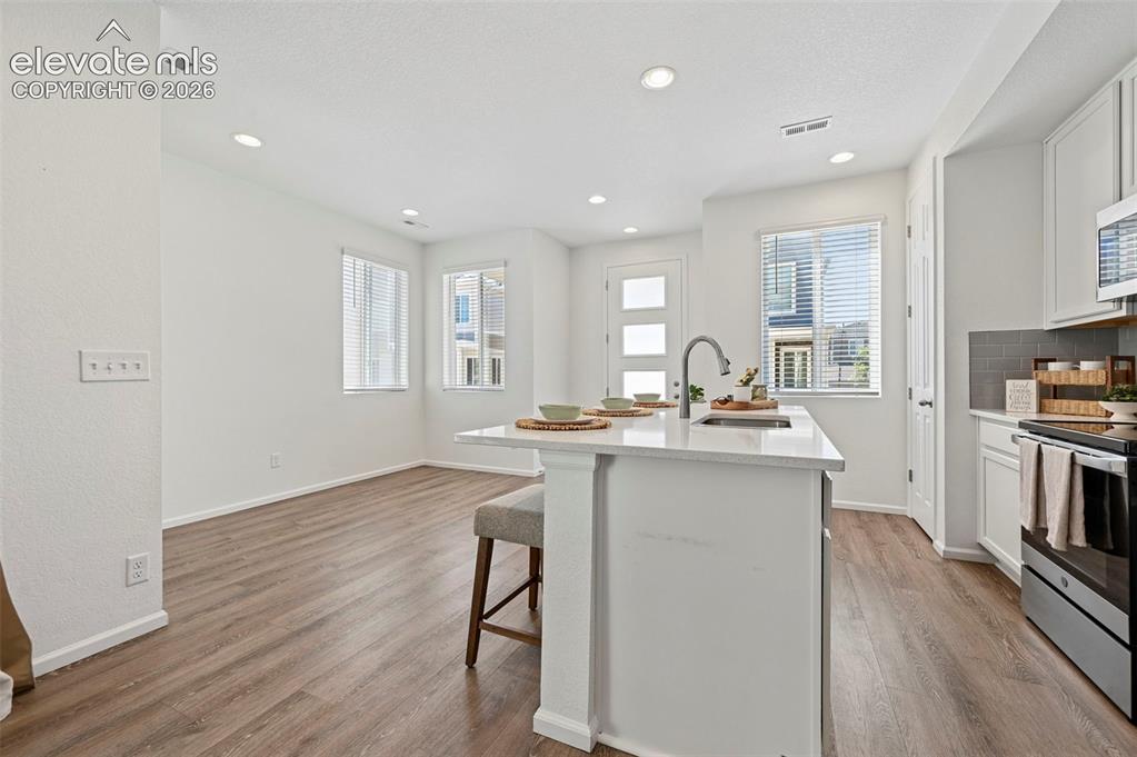 Image 10 of 29: Kitchen