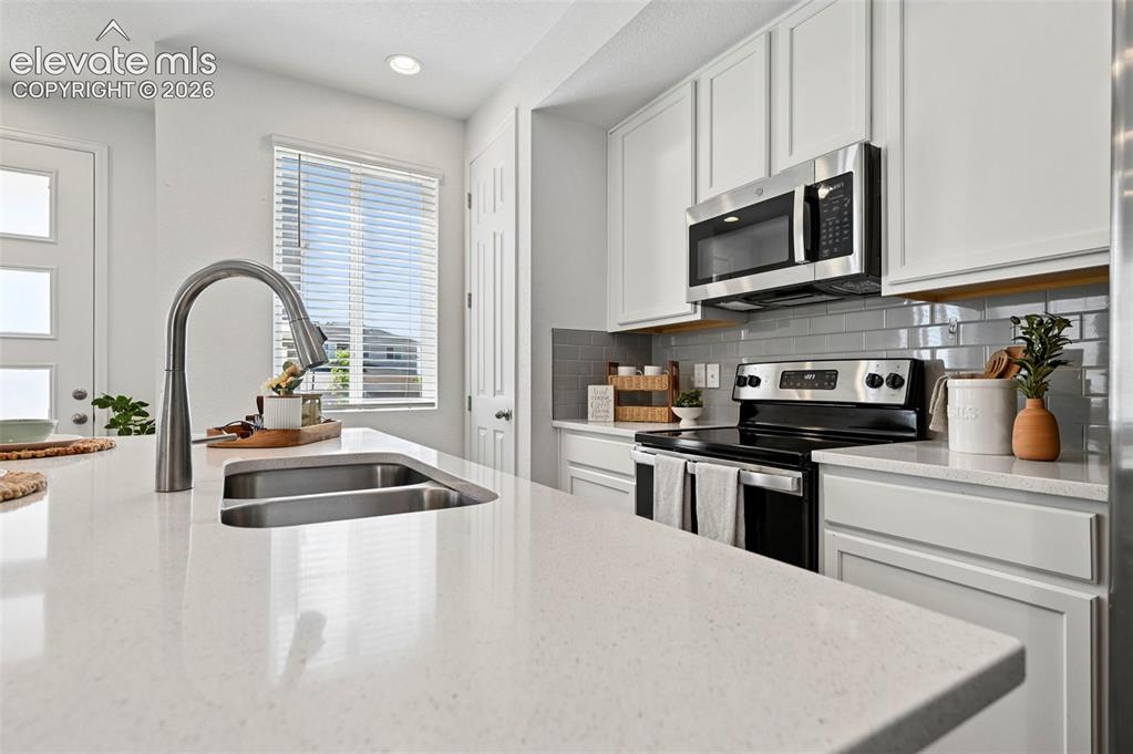 Image 7 of 29: Kitchen