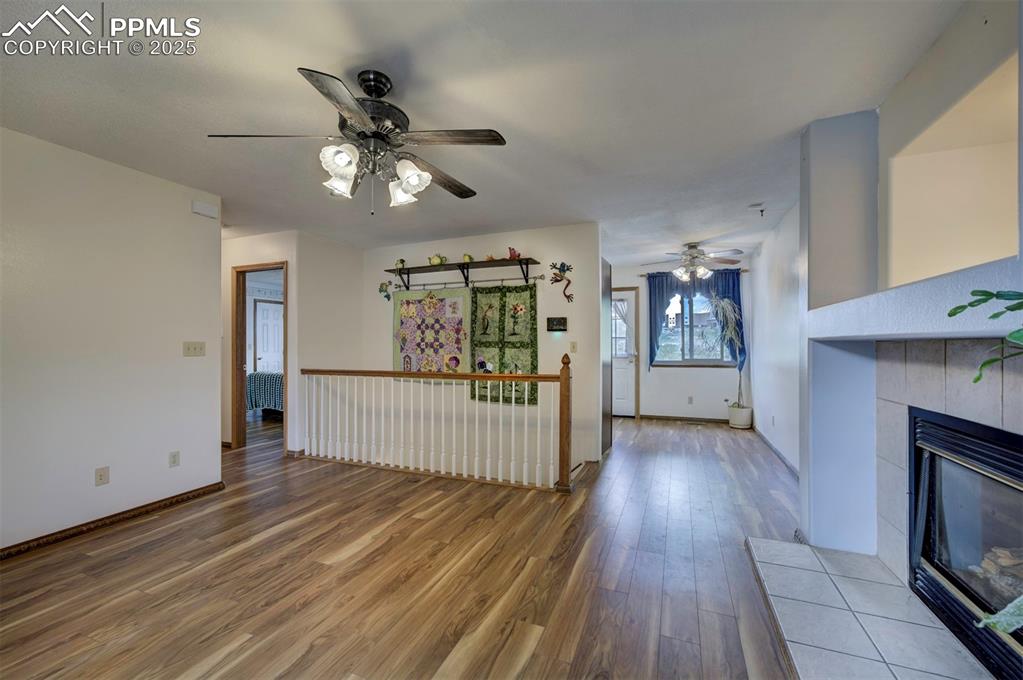 Image 6 of 30: Living Room