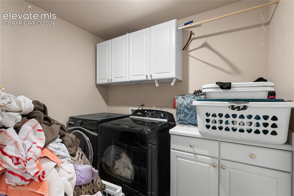 Image 15 of 50: Laundry