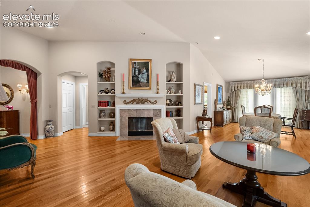 Image 19 of 50: Living Room