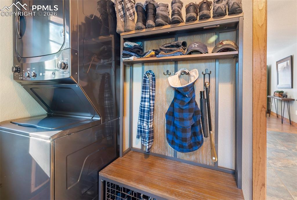 Image 25 of 50: Laundry