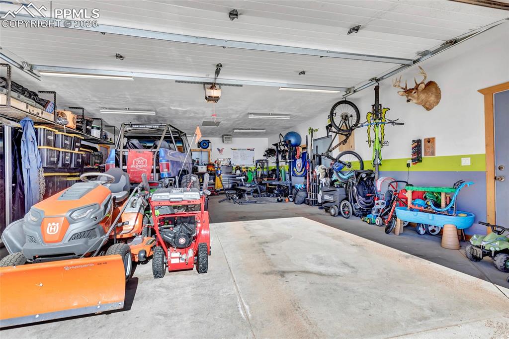 Image 33 of 36: View of garage