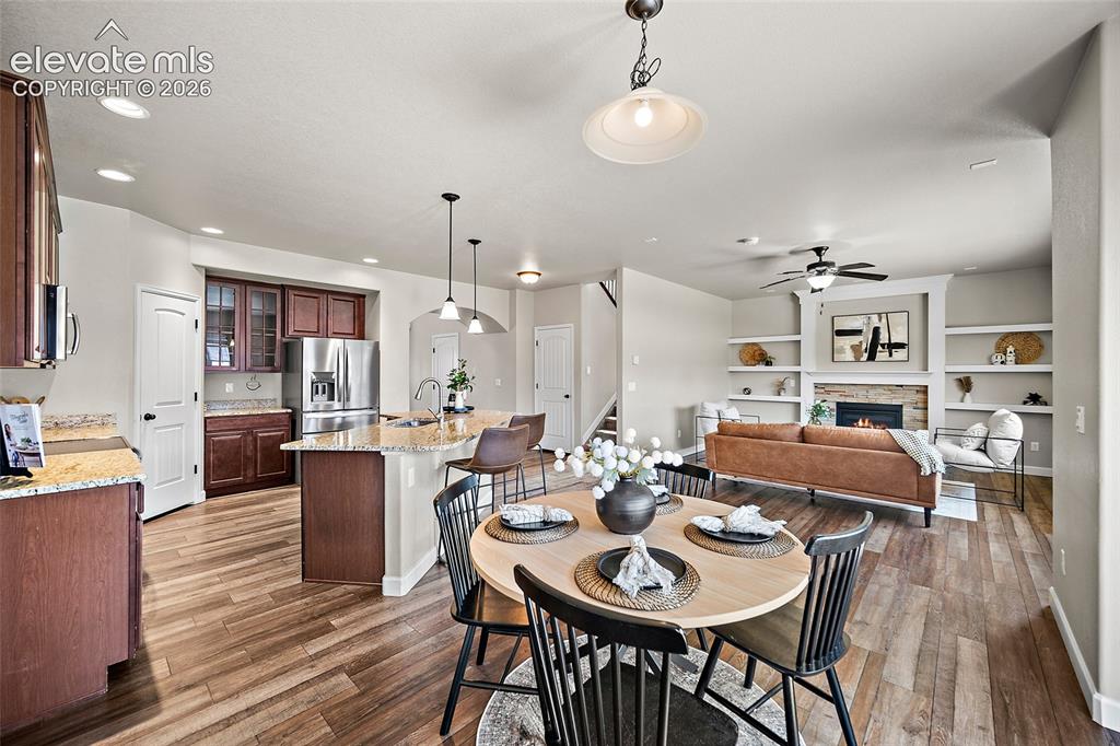 Image 7 of 46: Dining Area