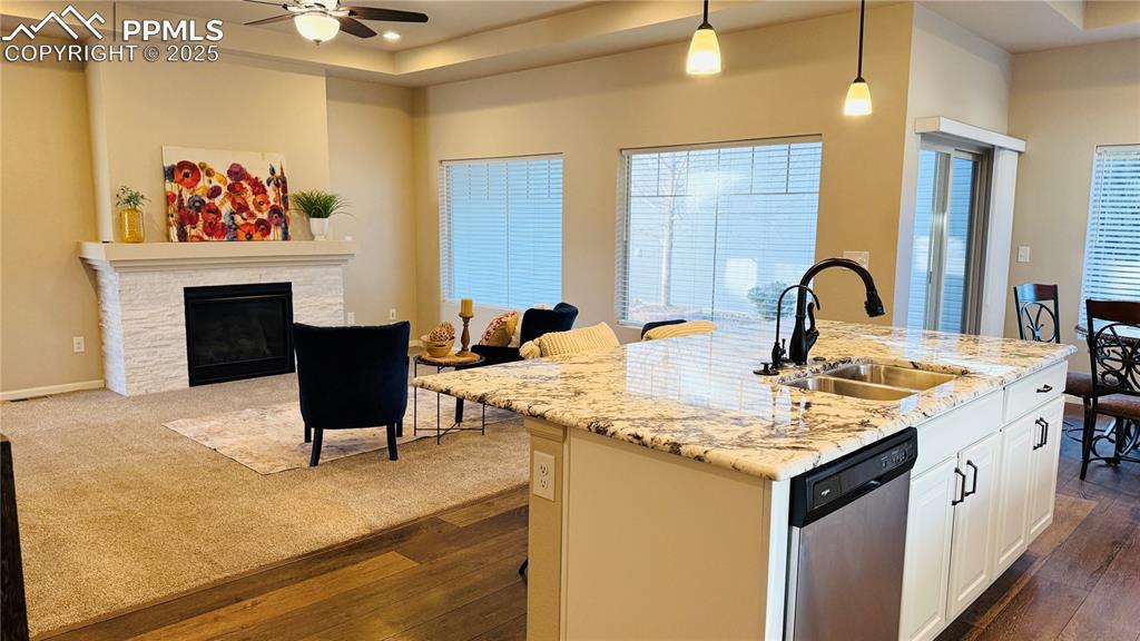 Image 8 of 41: Kitchen