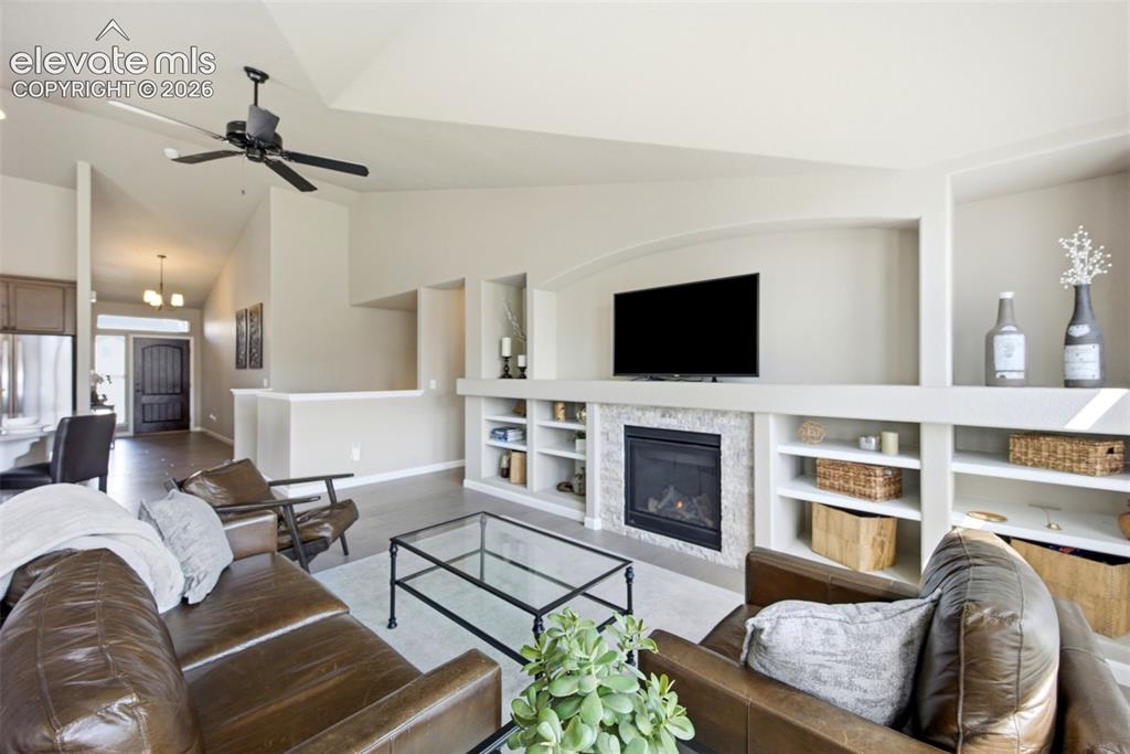 Image 17 of 45: An open layout invites gatherings
