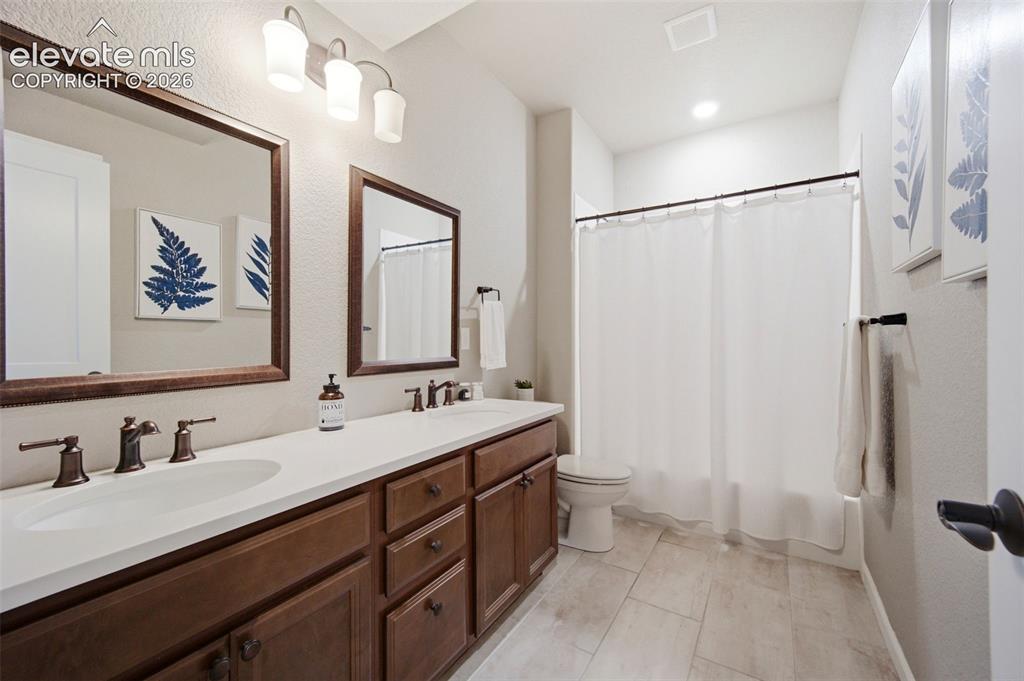 Image 35 of 45: Full bath in basement