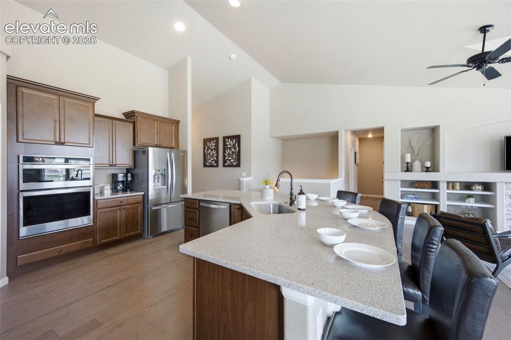 Image 8 of 45: Beautiful stainless steel appliances
