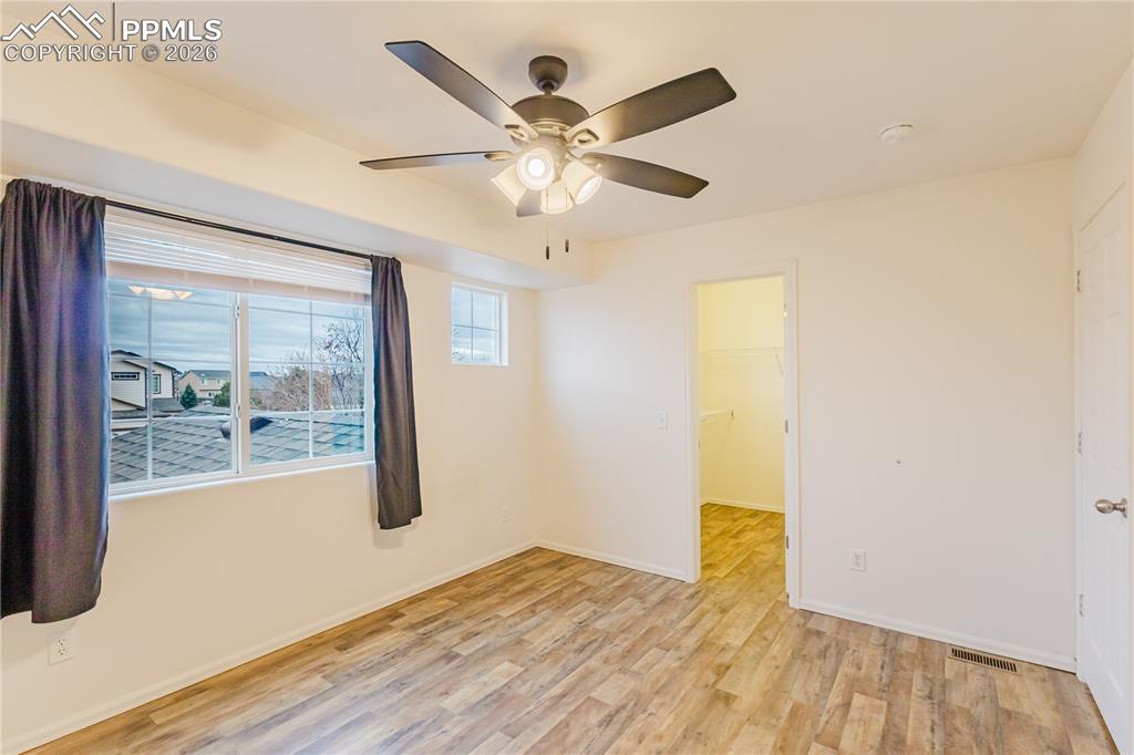 Image 20 of 27: Bedroom