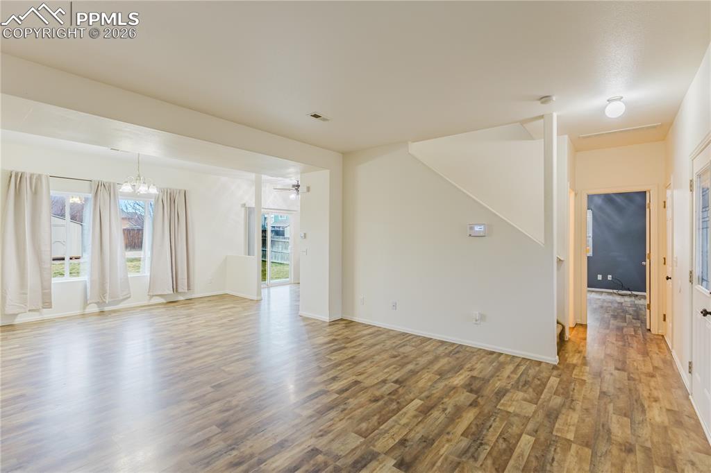 Image 4 of 27: Living Room