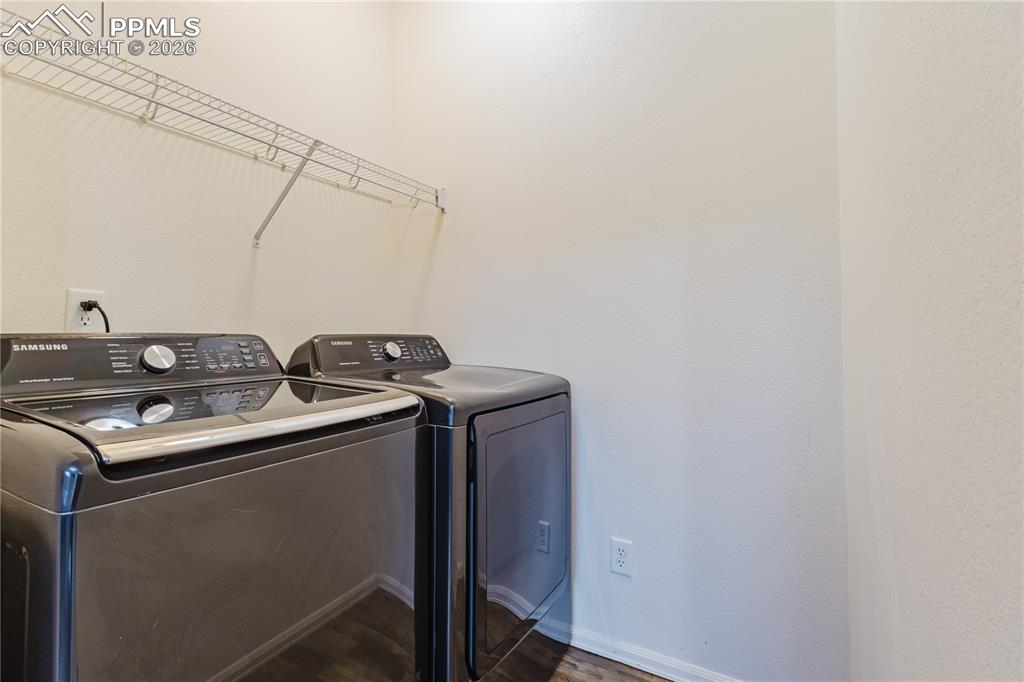 Image 9 of 27: Laundry